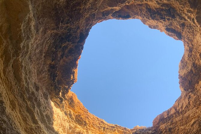 Benagil Cave Kayak Self-Guided Tour - Stop 1: Praia da Marinha and the Arcos Walk