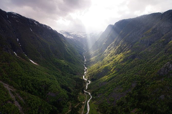 Bergen: Self-Guided Roundtrip (Sognefjord Cruise 5h & Flamsbana) - Flåm free time plus the Flåm Railway (Flåmsbana): where the magic happens