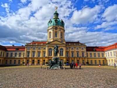 Berlin: Charlottenburg Palace & Gardens Ticket & Audio Tour - WeGoTrip app entry: how you actually get inside