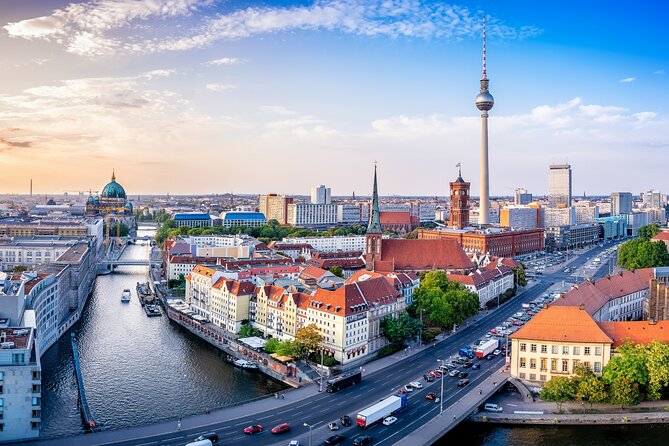 Berlin Scavenger Hunt and Highlights Self-Guided Tour - Should you book this Berlin scavenger hunt?