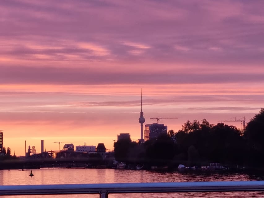Berlin: Solar Powered Sunset Catamaran Cruise & Audio Guide - Solar-Powered Sunset on the Spree: What Makes It Work