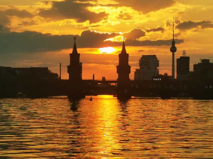Berlin: Solar Powered Sunset Catamaran Cruise & Audio Guide - The Route You’ll See: Oberbaum Bridge to the Pregnant Oyster