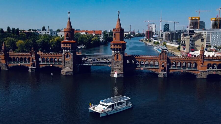 Berlin: Solar Powered Sunset Catamaran Cruise & Audio Guide - Drinks, Snacks, and What Your Ticket Actually Covers