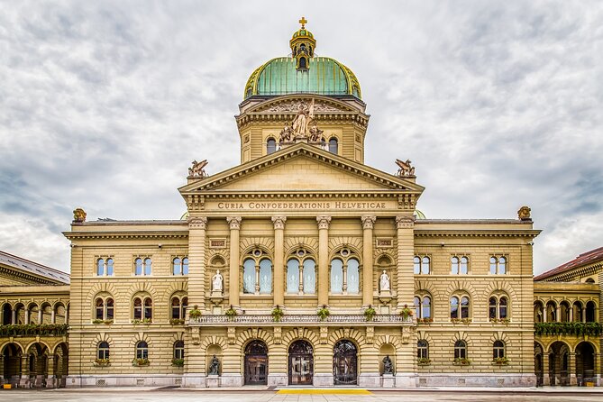 Bern Scavenger Hunt and Highlights Self Guided Audio Tour - Stop-by-stop: the landmarks that turn into clues