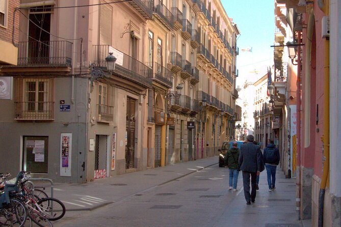 Between Two Gates: A Self-Guided Audio Tour in Valencia - How the Between Two Gates route plays out (about 90 minutes)
