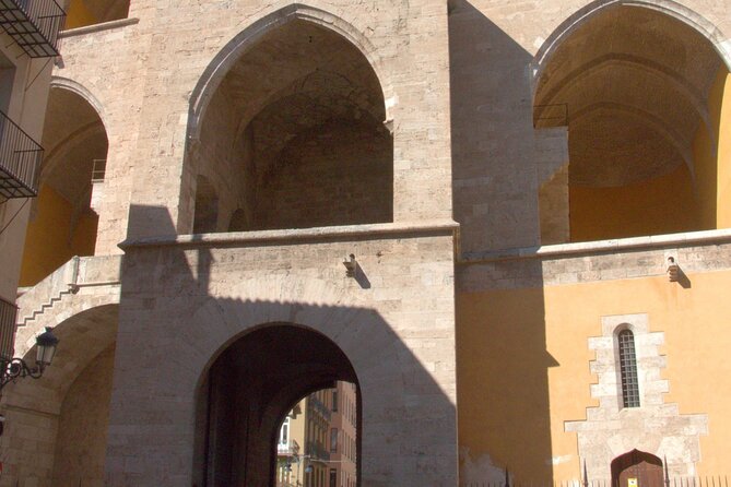 Between Two Gates: A Self-Guided Audio Tour in Valencia - From Pont dels Serrans to the Turia Gardens story in 138 BC