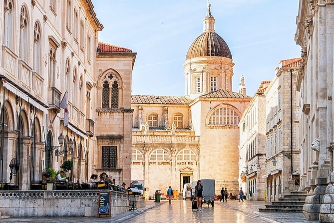 Beyond the Walls: A Historical Dubrovnik Audio Tour - Starting at Pile Gate: the quickest way to get your bearings
