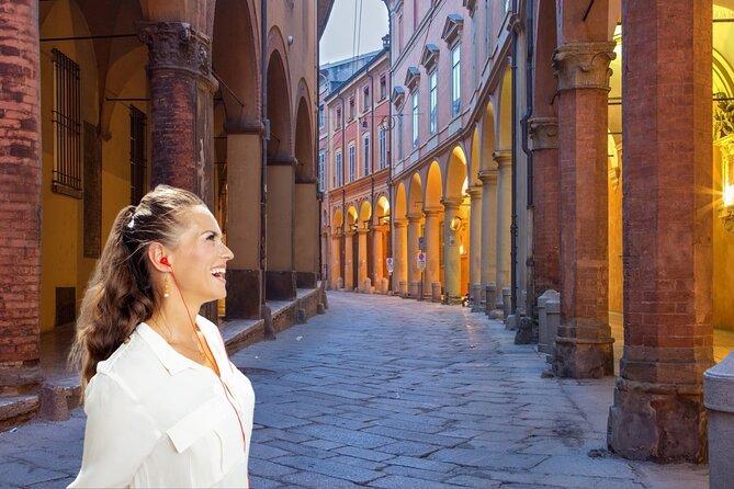 Bologna: City Walk with Audio Guide in 7 Languages on your Phone - Key things to know before you walk