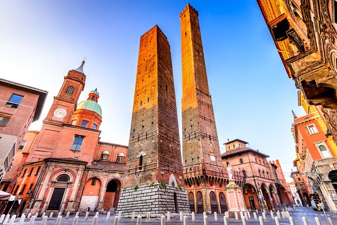 Bologna: City Walk with Audio Guide in 7 Languages on your Phone - Using the app smoothly: GPS quirks, code entry, and battery survival