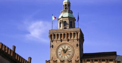 Bologna: Clock Tower Audio Guide and Food Tasting - Municipal Art Collections inside Palazzo d’Accursio