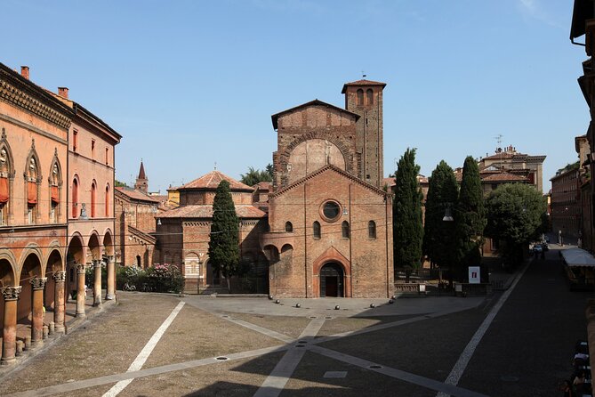 Bologna's Ancient and Recent History: A Self-Guided Audio Tour - Starting at Neptune Fountain and timing your 90-minute route