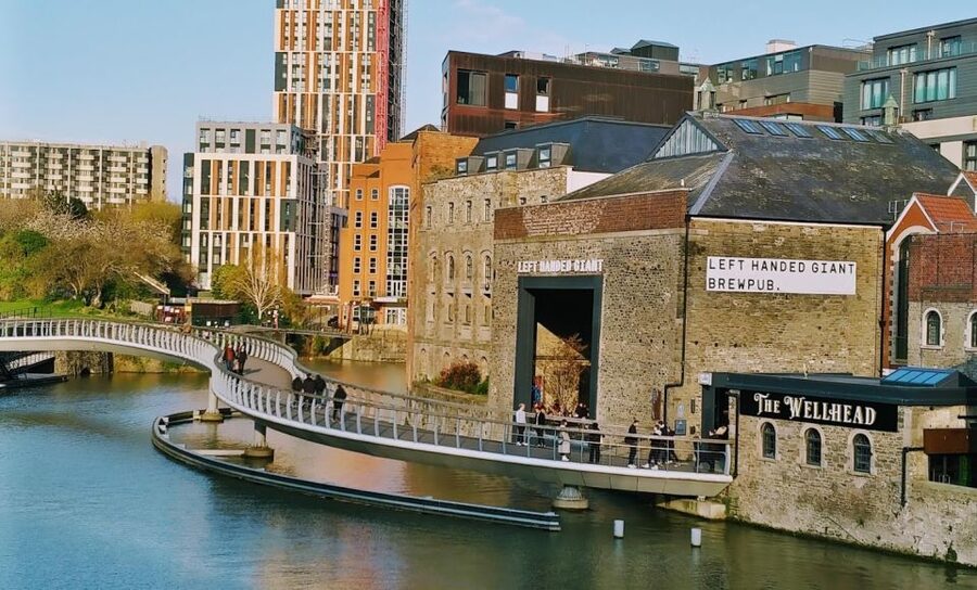 Bristol: Self-Guided Sightseeing Audio Tour - The oldest pub stop and how the narration builds your next plan