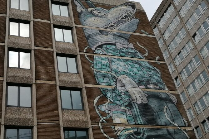 Bristol Street Art: Banksy Exploration Game and Tour - What to expect on the streets: phones, effort, and your pace