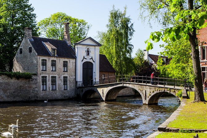 Bruges Day Trip with Audio Guide Option from Paris - Onze Lieve Vrouwekerk: Michelangelo’s Madonna and Child