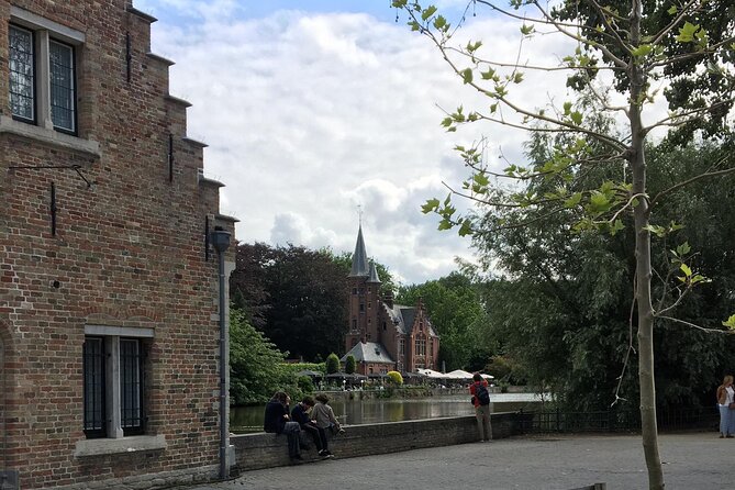 Bruges’ Legends and Hidden Treasures: A Self-Guided Audio Tour - St Bonifacius Bridge (Bridge of Love) and Groeningemuseum: photo breaks and art neighborhoods