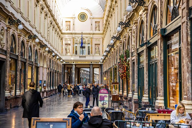 Brussels: City Walk with Audioguide in 7 Languages on your Phone - Royal Palace of Brussels: the official address feeling in the center