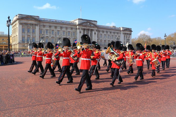 Buckingham Palace and Windsor Castle Self-Guided Tour with Coach - Windsor Castle: Audio-Guided Self-Paced Royal Views
