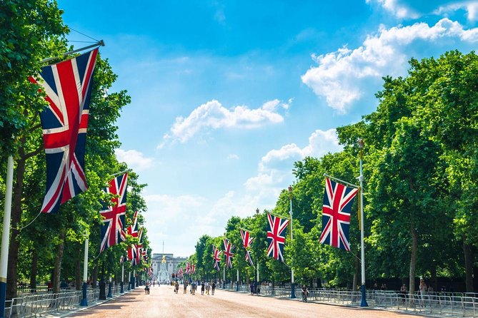 Buckingham Palace and Windsor Castle Self-Guided Tour with Coach - What Crowds Teach You: How to Get the Most From a Limited Day