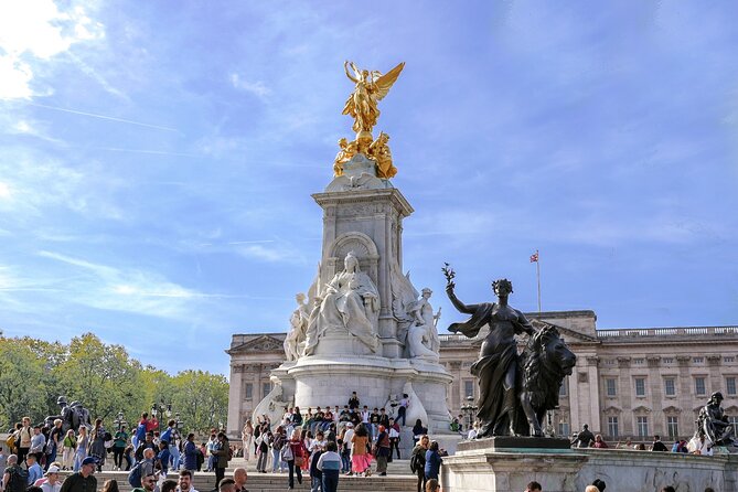 Buckingham Palace: Walking Tour with Entry & Audio Guide - Getting to St James Square: the one logistics detail you can’t ignore