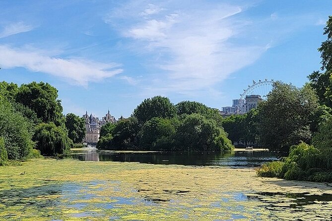 Buckingham Palace: Walking Tour with Entry & Audio Guide - Weather, changing guard cancellations, and managing expectations
