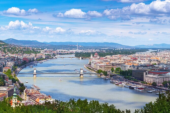 Budapest Audio Guide Cruise with Day, Sunset and Night Options - Liberty Bridge, Buda-Pest viewpoints, and the “in-between” sights