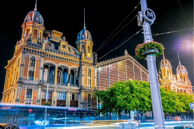 Budapest Ghost Quest: Self-Guided Haunted City Adventure - Route basics: from Hősök tere to Nyugati pályaudvar