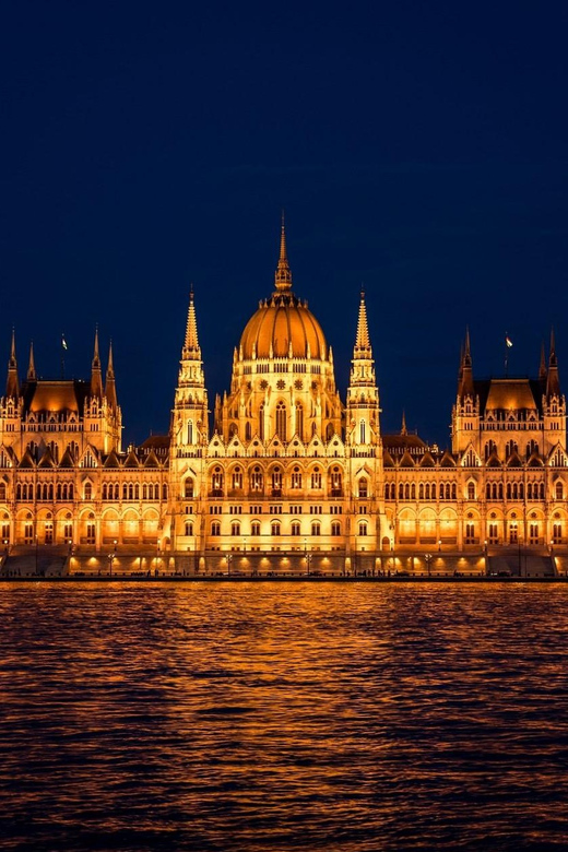 Budapest: Parliament Building Entry Ticket and Audio Guide - Main Staircase and Assembly Hall: where the building flexes