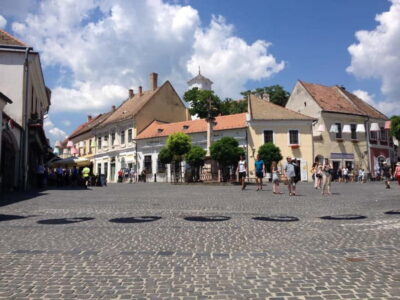 Budapest: Self-Guided Bike Tour to scenic Szentendre - Bike & Relax Pickup: Getting Oriented Without a Hassle