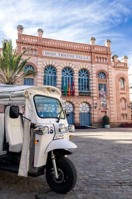 Cádiz TukTuk Tour with Audioguide - Getting There: Muelle Alfonso XIII Pickup and a Smooth Start