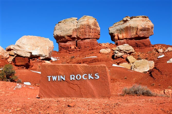 Capitol Reef National Park Self-Guided Driving Audio Tour - Stop-by-Stop: Twin Rocks, Chimney Rock, Goosenecks, Fluted Wall