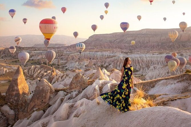 Cappadocia Sunrise Hot Air Balloon Watching Tour With Audio Guide - Sunrise Balloons From the Ground in Göreme