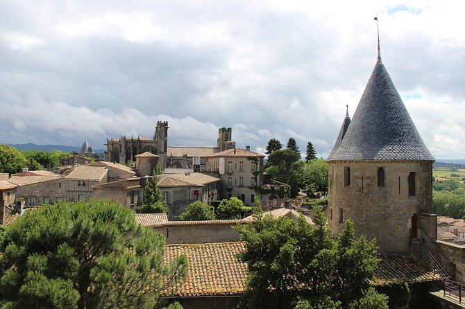 Carcassonne 's Medieval Walls: A Self-Guided Tour - Along the ramparts: siege logic and the meaning of gate lines