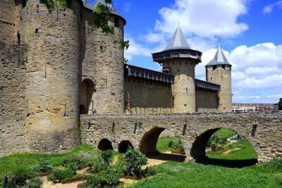 Carcassonne: Secrets of the Castle's Defense Self-Guided Tour - Porte Narbonnaise Start: Getting Your Bearings Fast