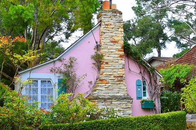 Carmel-by-the-Sea's Fairytale Houses: A Self-Guided Walking Tour - Finding the start at Ocean Ave and the Getaway sign