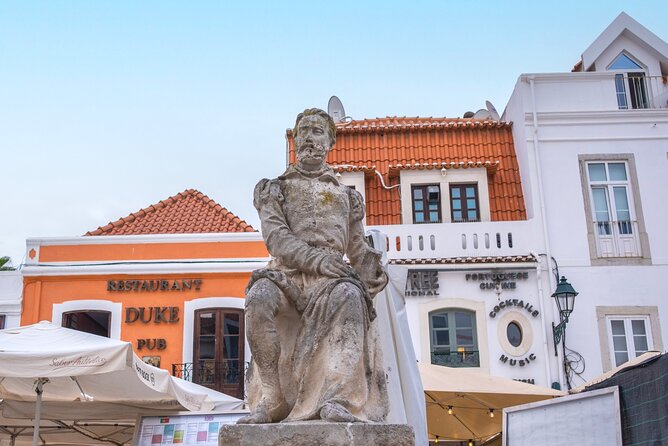 Cascais Scavenger Hunt and Sights Self-Guided Tour - Bairro Amarelo and Praia de Santa Marta: fun zones for photo challenges