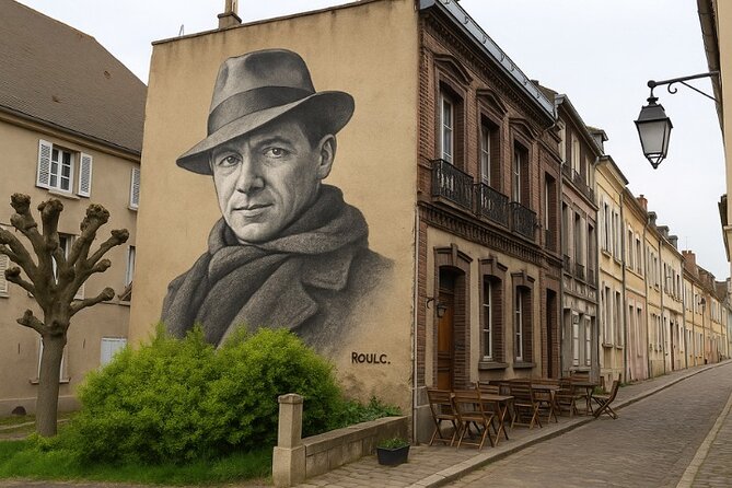 Chartres Self-Guided Walking Tour with an APP - Getting started at Cloître Notre-Dame and ending at the Fortifications