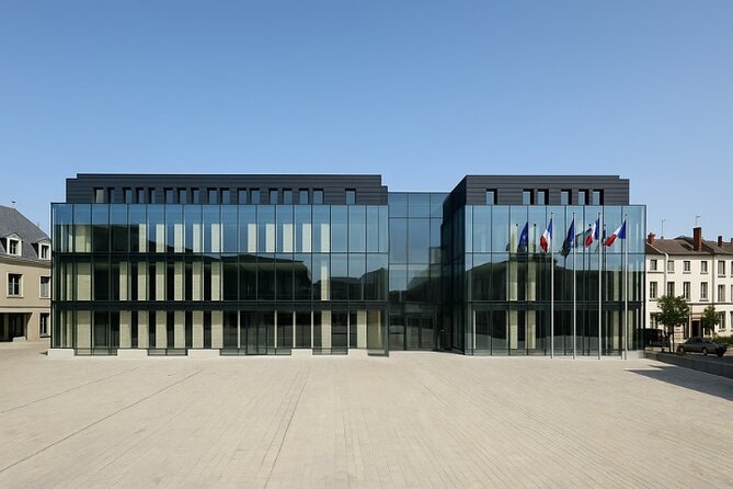 Chartres Self-Guided Walking Tour with an APP - Stop 6: City Hall (practical architecture and local life around it)