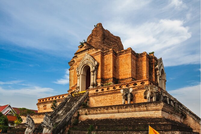 Chiang Mai Scavenger Hunt and Sights Self-Guided Tour - How the Explorial App Guides You (And Keeps You Moving)
