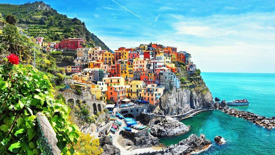 Cinque Terre Audioguide - TravelMate app for your smartphone - Support across languages: good for mixed groups