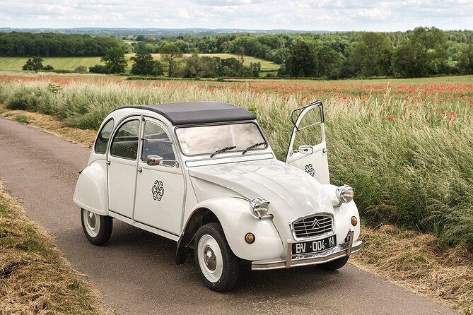 Citroën 2CV Bourgogne rental • Self-guided getaway - Getting the car in Jouey: the welcome and the pickup reality