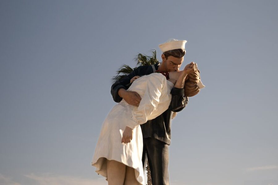 Civitavecchia: Hop-On Hop-Off Bus Ticket with Audio Guide - Price and timing: $15 for 5 hours of choice