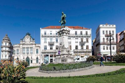 Coimbra's Historical Highlights: A Self-Guided Audio Tour - Getting Oriented: Largo da Portagem to the Upper Town Gates