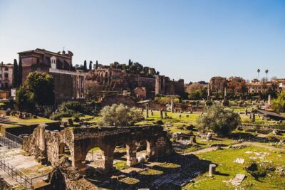 Colosseum,Arena,Palatine Hill & Roman Forum with Audio Guide App - Roman Forum: Temples, Government Ruins, and Staying Oriented