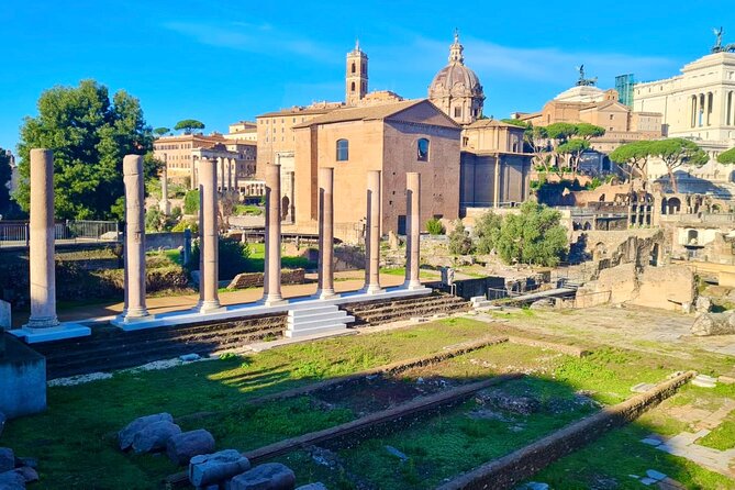 Colosseum, Roman Forum & Palatine with AudioGuide + Arena Option - Entering the right meeting point without chaos