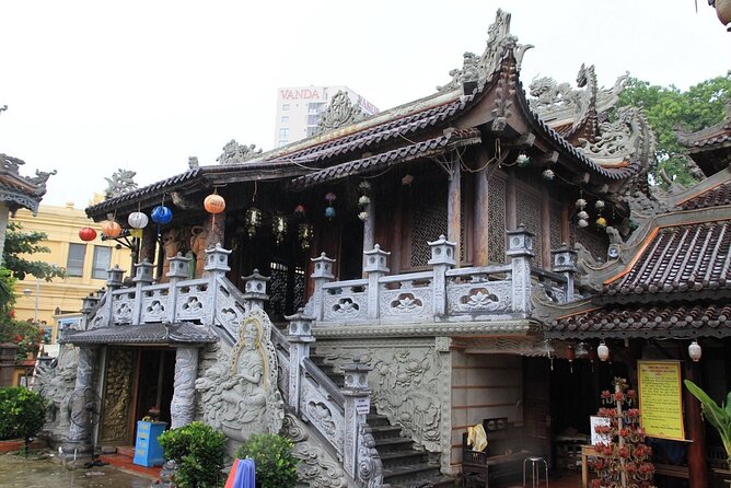 Da Nang Scavenger Hunt and Sights Self-Guided Tour - Stop 1: Dragon Bridge—use the hints, then look like a detective
