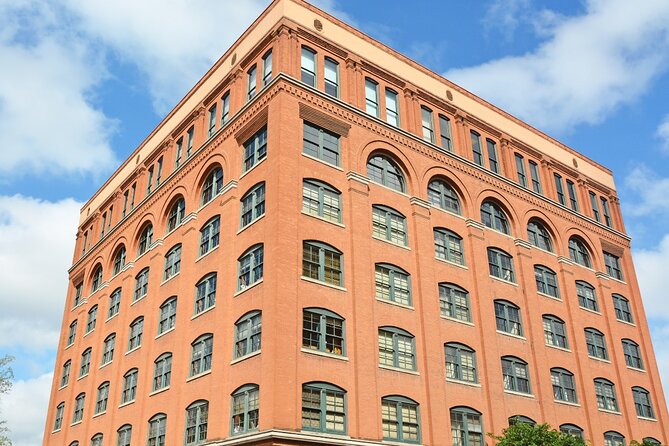 Dallas JFK Assassination Self-Guided Audio Driving Tour - Stop 2: The Arts District and the tension behind the scenes