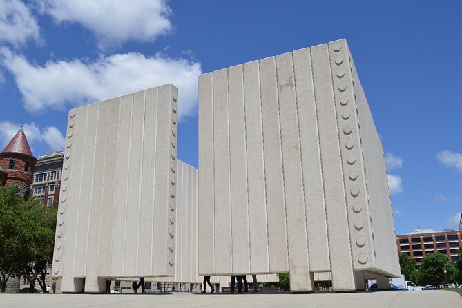 Dallas JFK Assassination Self-Guided Audio Driving Tour - Stop 4: Parkland Health at 12:38 and the Trauma Room One sprint