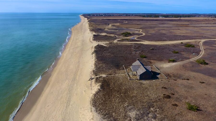 Discover Nantucket Self-Guided Biking or Driving Tour - Lighthouses, beaches, and the oldest operation windmill: nature plus industry