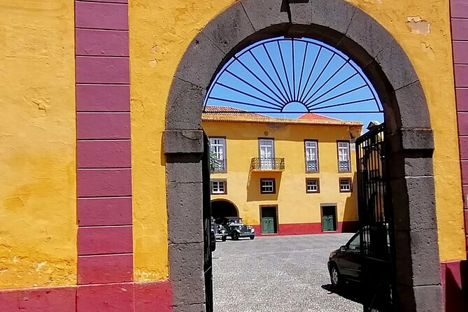 Downtown Funchal: A Self-Guided Audio Tour Through the Old City - Forts, Churches, Chapels: What This Mix Gives You