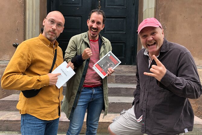 Dublin Self-Guided Murder Mystery Tour by Temple Bar - Setting Up the Clue Envelope at College Green